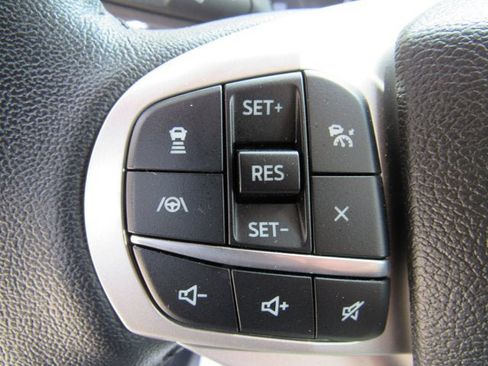 Used 2024 Ford Explorer XLT w/ Equipment Group 202A AWD/4WD image 13