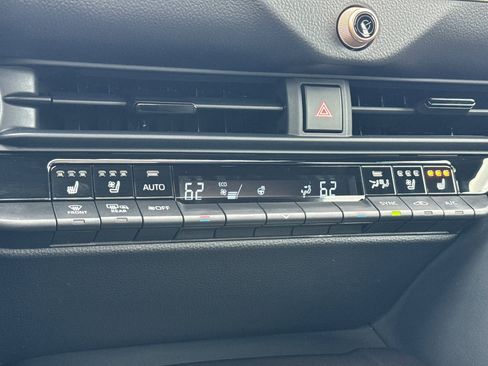 Used 2024 Toyota Crown Platinum image 23