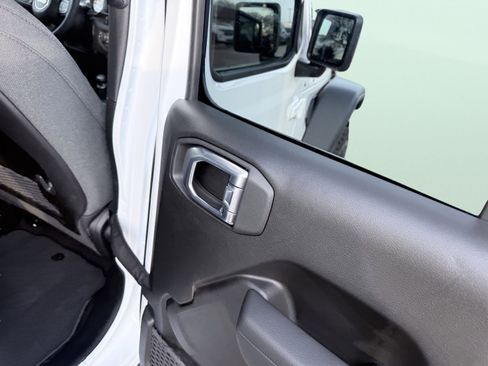 Used 2026 Jeep Wrangler Unlimited Rubicon image 23