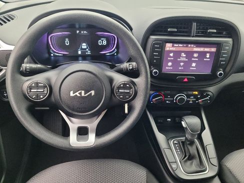 Used 2025 Kia Soul LX image 22