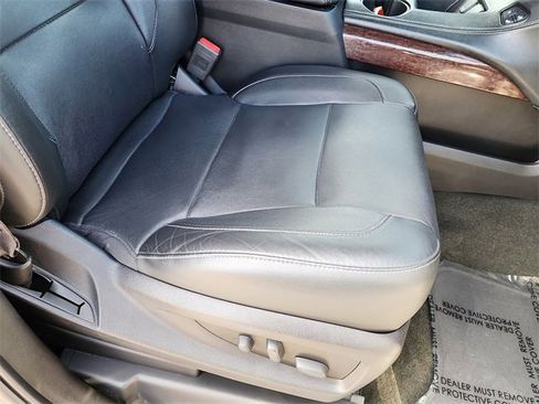 Used 2018 GMC Yukon SLT w/ HD Trailering Package image 21