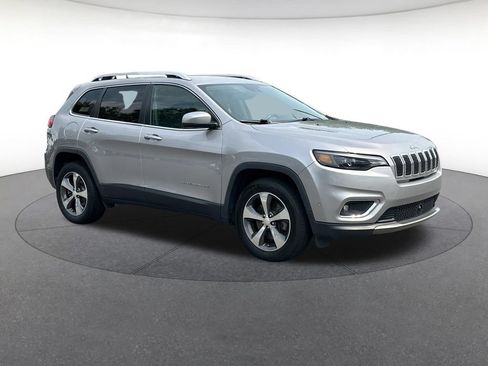 Certified 2019 Jeep Cherokee Limited w/ Luxury Group AWD/4WD image 8