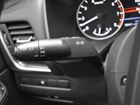 Used 2025 Nissan Rogue SV FWD image 26