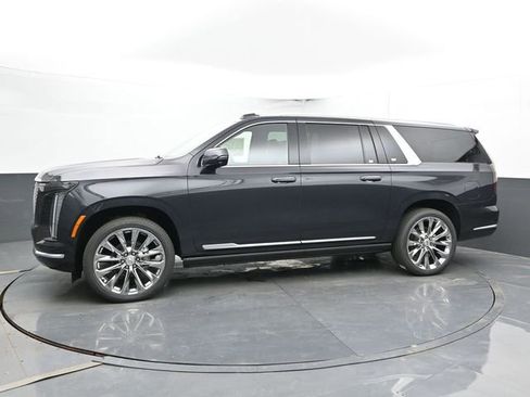 New 2026 Cadillac Escalade ESV Luxury w/ LPO, Radiant Package AWD/4WD image 6