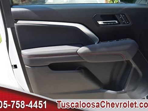 Used 2025 Chevrolet Colorado Z71 w/ Technology Package AWD/4WD image 18
