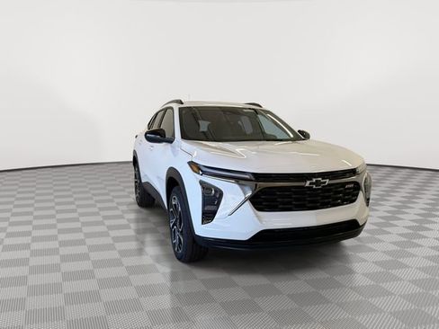 New 2026 Chevrolet Trax RS w/ Sunroof Package image 4