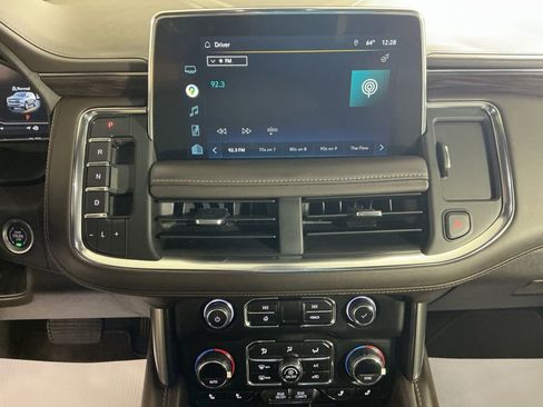 Used 2022 Chevrolet Tahoe Z71 w/ Luxury Package AWD/4WD image 30
