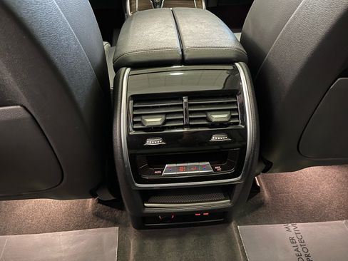 Used 2020 BMW X7 xDrive40i w/ Premium Package AWD/4WD image 32