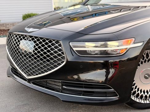 Used 2020 Genesis G90 3.3T Premium RWD image 6