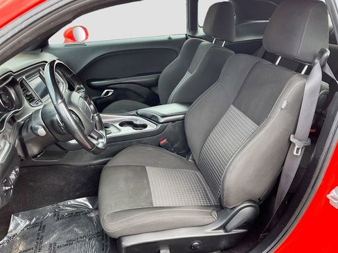 Used 2022 Dodge Challenger GT image 19