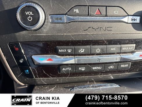 Used 2020 Ford Explorer Platinum w/ Premium Technology Package image 19