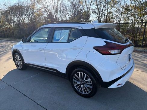 Used 2024 Nissan Kicks SR image 3