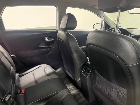 Used 2018 Kia Niro EX image 14