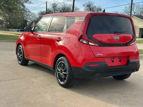 Used 2020 Kia Soul LX FWD image 4