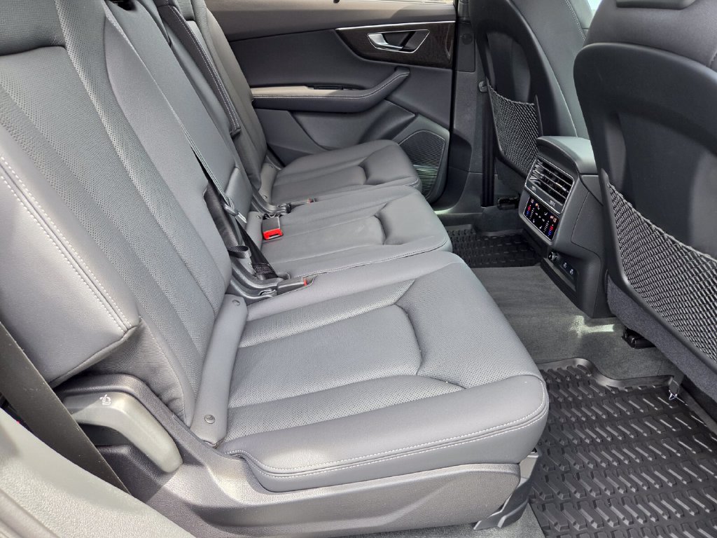 Certified 2025 Audi Q7 2.0T Premium Plus w/ Premium Plus Package AWD/4WD image 18
