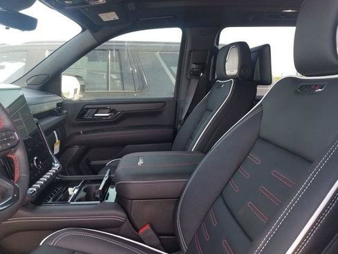 New 2026 GMC Yukon XL AT4 Ultimate AWD/4WD image 9