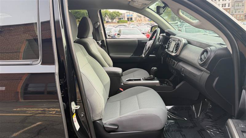 Used 2019 Toyota Tacoma SR5 AWD/4WD image 6