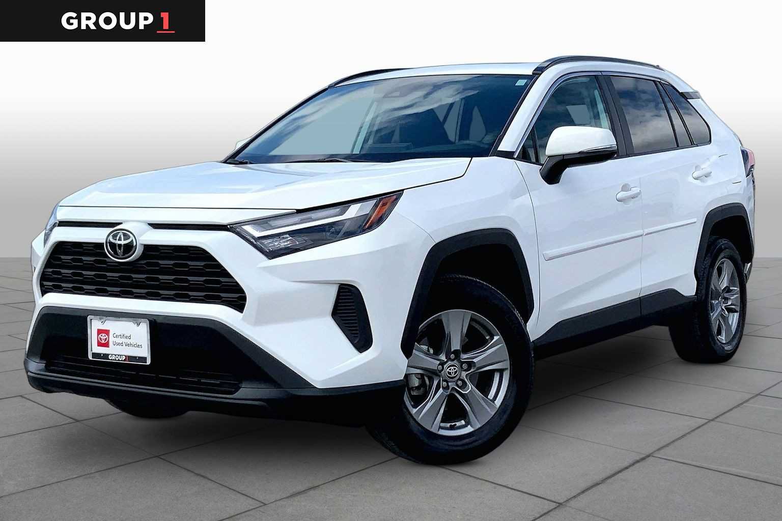 Used 2025 Toyota RAV4 XLE w/ Convenience Package FWD image 1