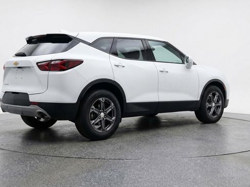 Used 2025 Chevrolet Blazer LT image 9