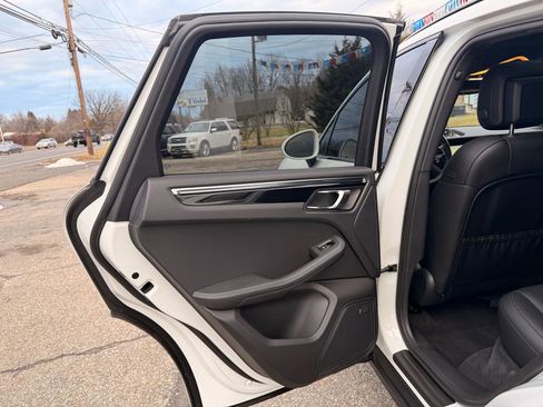 Used 2016 Porsche Macan S w/ Premium Package Plus image 20