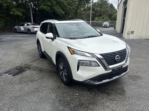 Used 2023 Nissan Rogue SL w/ SL Premium Package AWD/4WD image 3