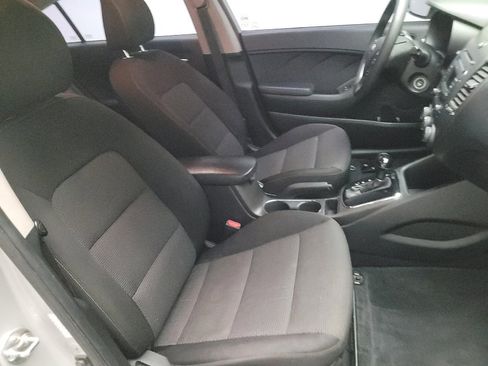 Used 2017 Kia Forte LX FWD image 21