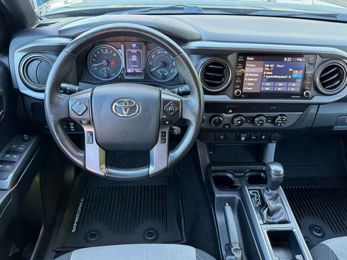 Used 2020 Toyota Tacoma TRD Off-Road AWD/4WD image 16