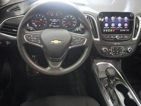Used 2024 Chevrolet Malibu LT FWD image 9