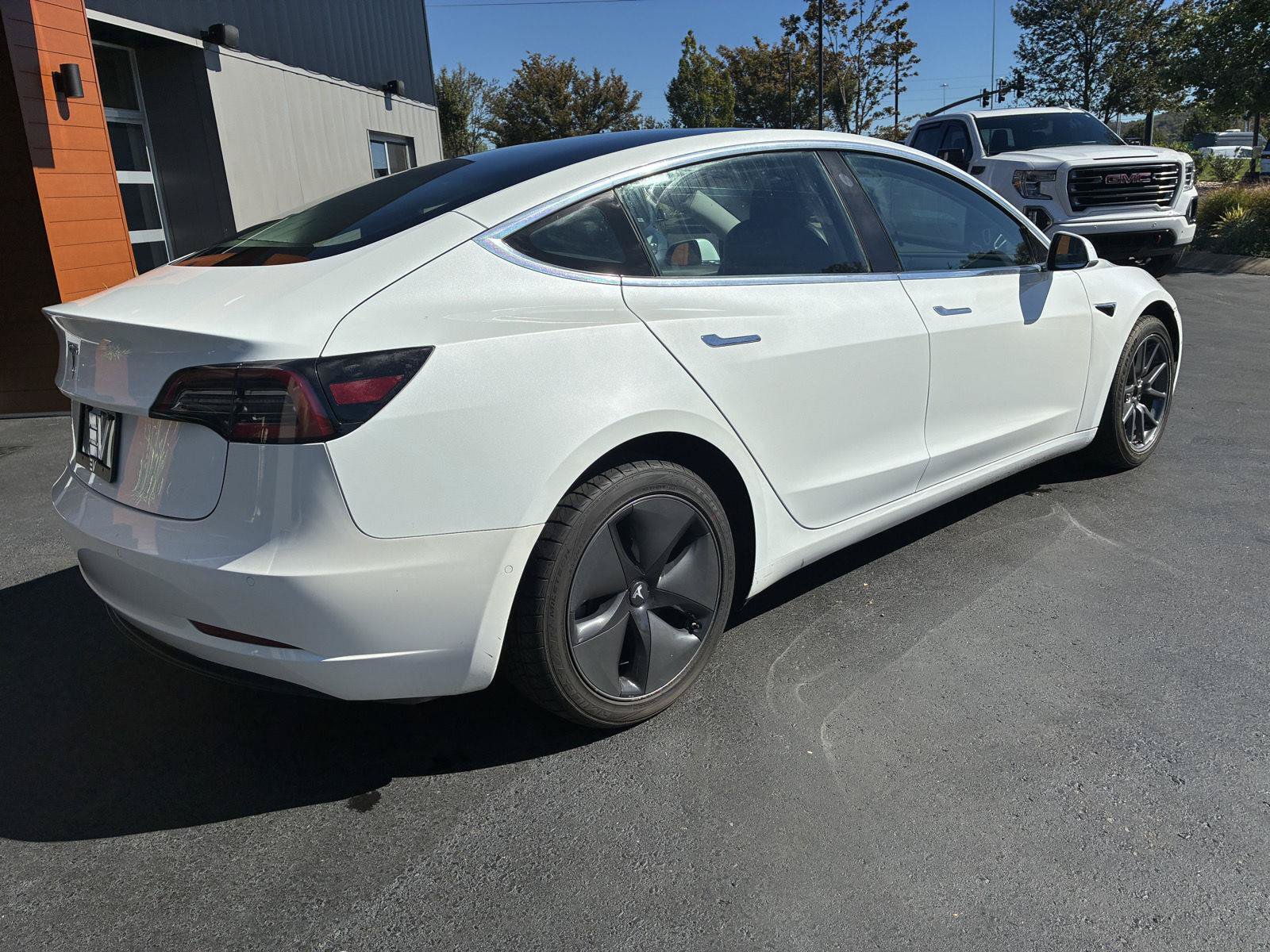 Used 2018 Tesla Model 3 Long Range AWD/4WD image 2