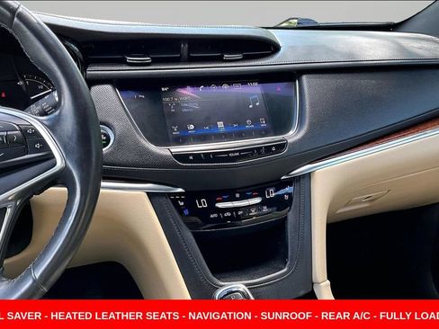 Used 2017 Cadillac XT5 Premium Luxury FWD image 9