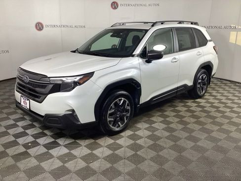 Used 2025 Subaru Forester Premium image 1