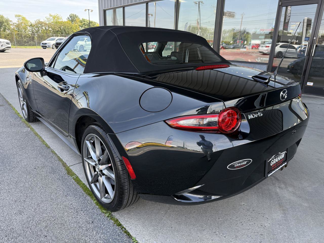 Used 2023 MAZDA MX-5 Miata Grand Touring w/ Weather Package RWD image 6