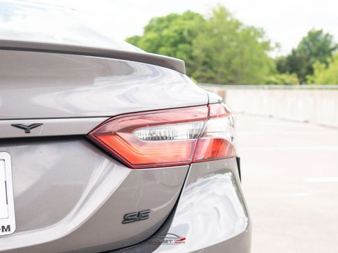 Used 2021 Toyota Camry SE FWD image 42