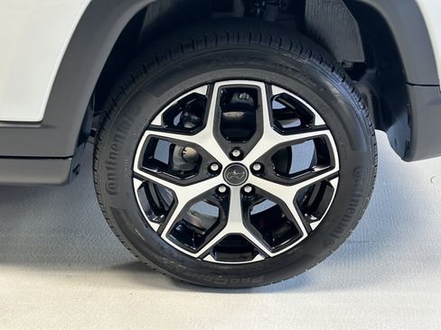 Certified 2025 Jeep Compass Limited w/ Sun & Sound Group AWD/4WD image 5