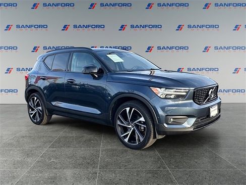 Used 2022 Volvo XC40 T5 R-Design w/ Advanced Package image 7
