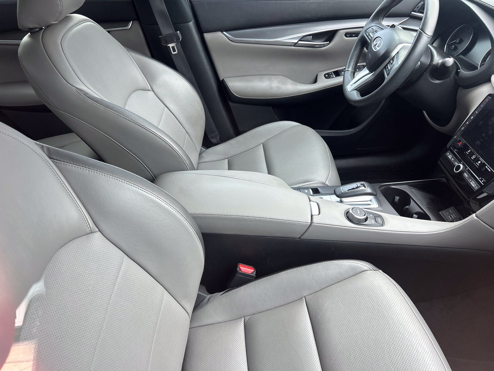Used 2023 INFINITI QX50 Luxe AWD/4WD image 13