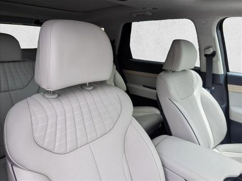 Used 2024 Hyundai Palisade Limited FWD image 25