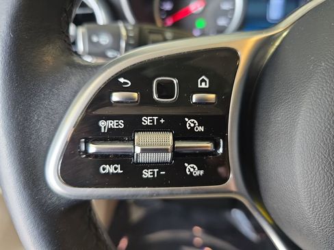 Used 2022 Mercedes-Benz GLC 300 image 19