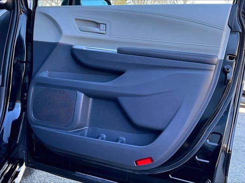 Used 2024 Toyota Sienna LE image 21