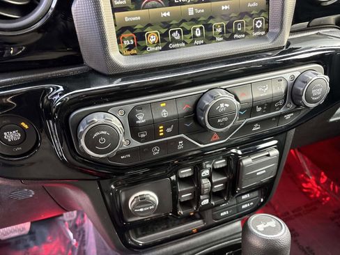 Used 2021 Jeep Wrangler Unlimited Sport image 22