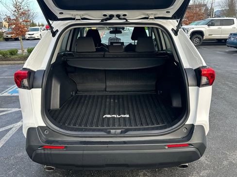 Certified 2022 Toyota RAV4 XLE image 25