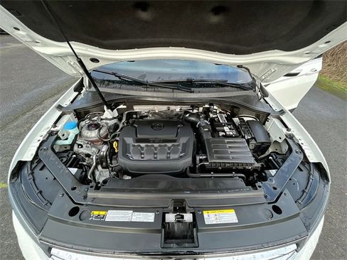 Used 2022 Volkswagen Tiguan SE image 28