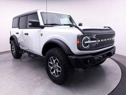 Used 2023 Ford Bronco Badlands AWD/4WD image 10