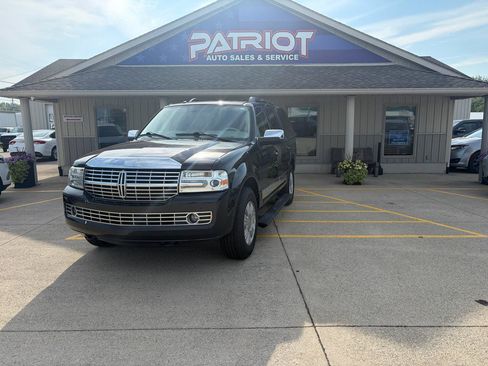 Used 2014 Lincoln Navigator 2WD image 1