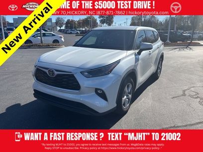 Used 2022 Toyota Highlander LE