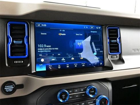 Used 2022 Ford Bronco Wildtrak image 9