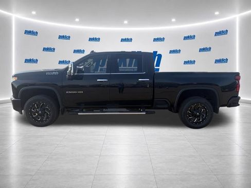 Used 2020 Chevrolet Silverado 2500 High Country w/ Technology Package AWD/4WD image 8