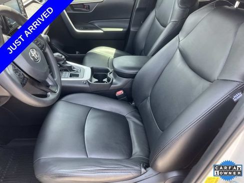 Used 2021 Toyota RAV4 LE AWD/4WD image 36