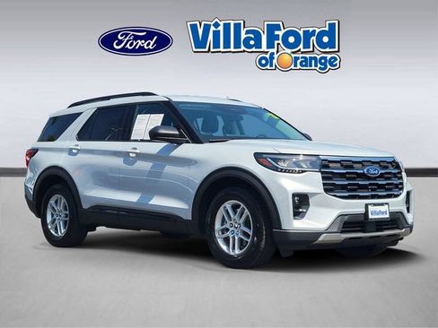 Used 2026 Ford Explorer Active w/ Active Comfort Package RWD image 1