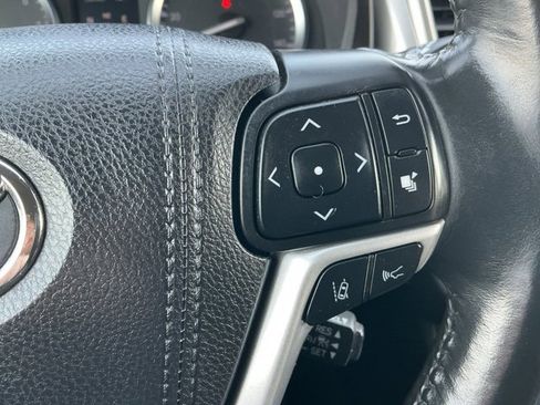 Used 2018 Toyota Highlander Limited image 14